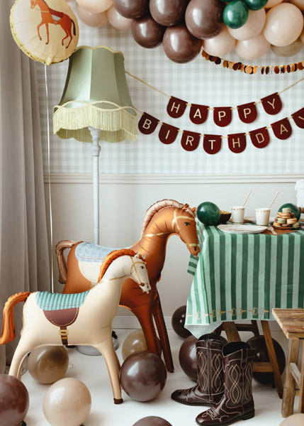 "Zirgu ballīte" pinterestīgs ballīšu komplekts (32 produkti)