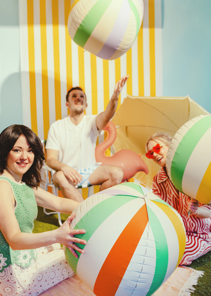 Folija balons Svītraina bumba 50 cm – Krāsains dekoratīvs balons ballītēm