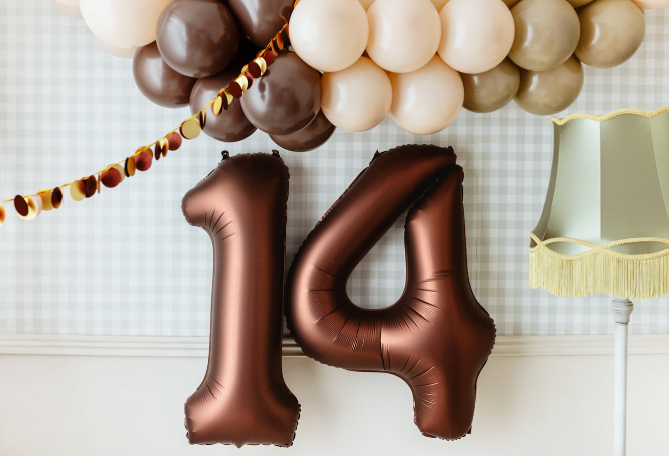 Matēts folija balons ar ciparu “4” 86cm, brūns