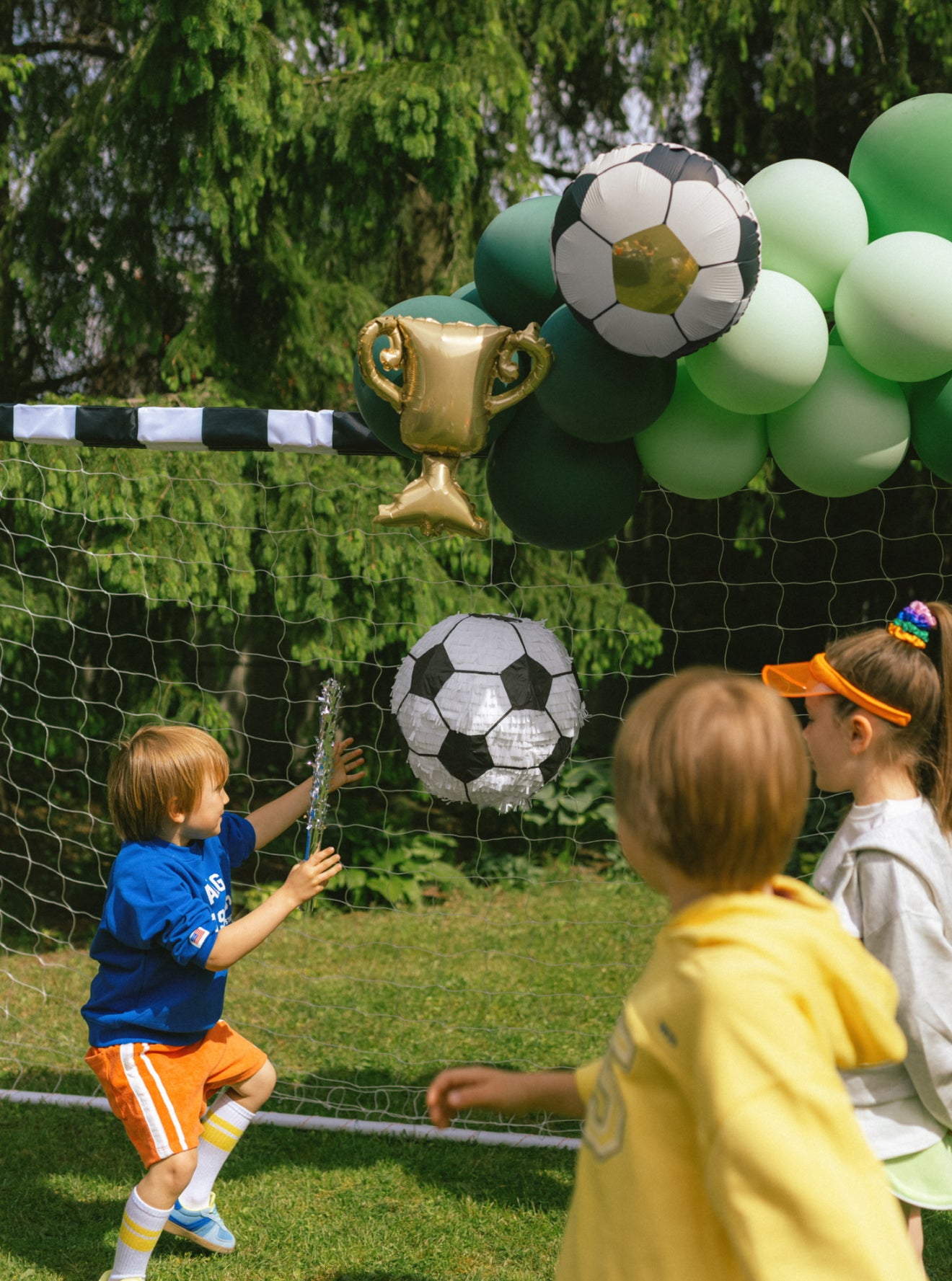 Folijas baloni dekorācijām “Trofeja ar bumbām”