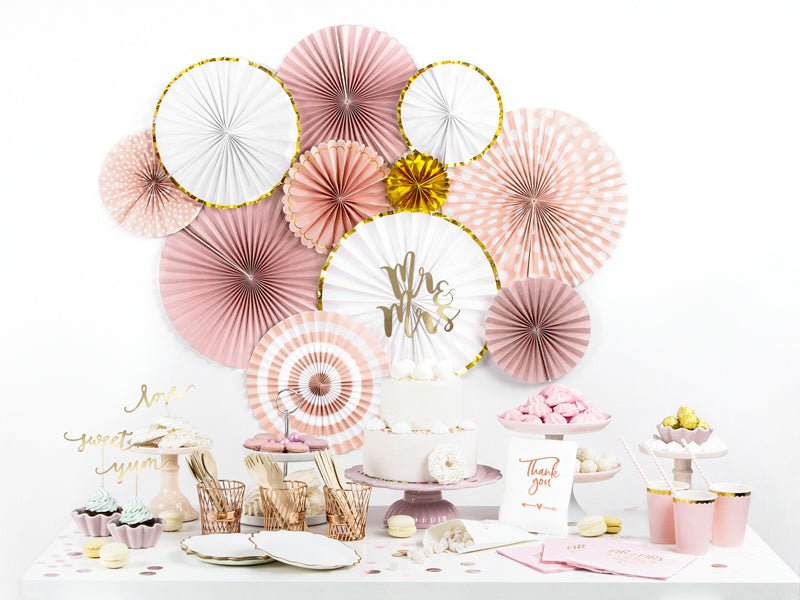 Koka galda piederumi ar sirsniņām blush pink 16 cm – 18 gab. komplekts