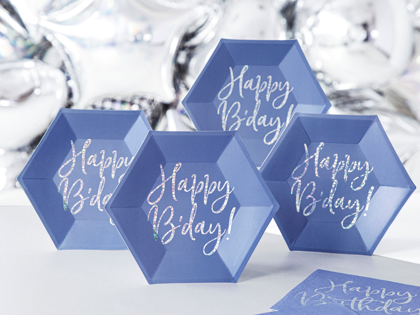 Tumši zili Happy B'day papīra šķīvji 20 cm – Eleganti ballīšu šķīvji 6 gab