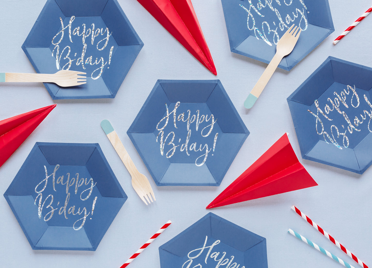 Tumši zili Happy B'day papīra šķīvji 20 cm – Eleganti ballīšu šķīvji 6 gab